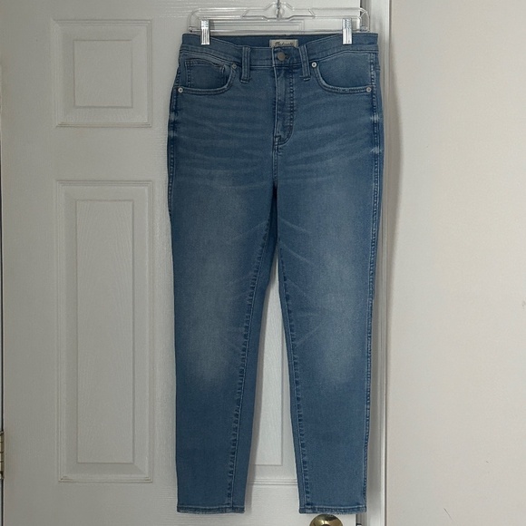Madewell Denim - Madewell 10" High-Rise Skinny Crop Jeans Medium wash  Size 29